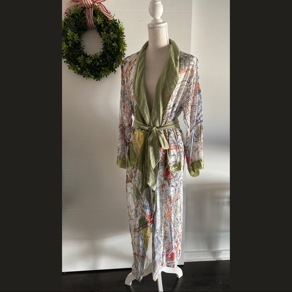 One Hundred Stars London Map Robe